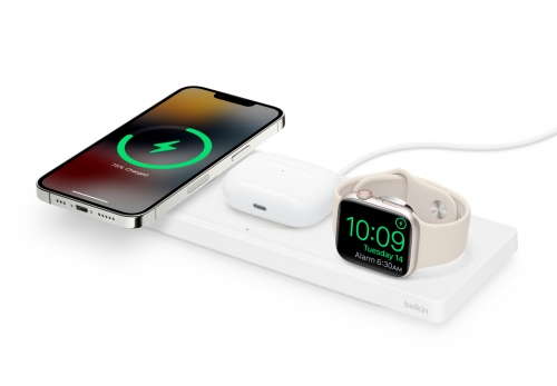 Belkin BOOST CHARGE PRO - Base de carregamento sem fios - com MagSafe + adaptador de energia AC - 15 Watt - Fast Charge - branco - para Apple AirPods, AirPods Pro, iPhone 12, 13, Watch Series 4, Series 5, Series 6, Series 7