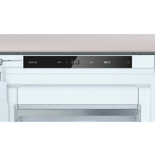 Arca Vertical Encastre BALAY 3GIE737F 212L Dimensões : 1772 x 558 x 545 mm 7Gavetas Classe E