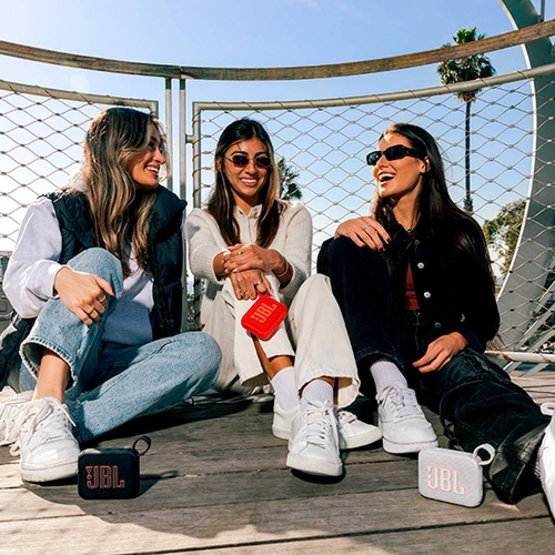 Coluna Portátil JBL Go 4, Bluetooth 5.3, Resistente à Água e Pó (IP67), Até 7h Autonomia + 2h Extra Playtime Boost, Vermelha