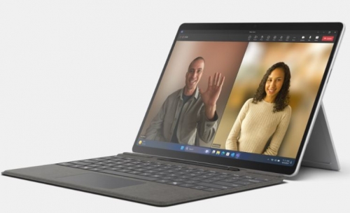 Surface Pro 10 > Intel® Core™ Ultra 7 165U, 64GB LPDDR5x, 1TB SSD, 13” Touch, 2880 x 1920 (267 PPP), Intel® Graphics, Wi-Fi 6E, Platina, Windows 11 Pro, EU