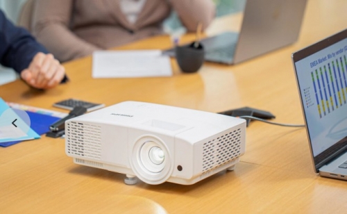 PROJETOR PHILIPS PRX850 DLP PROPIX FHD 4000 ANSI 70">150" HDMI USB-A RS232