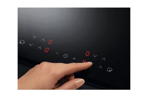 Placa de indução AEG de 4 zonas e 60 cm  - TN64IA00XB