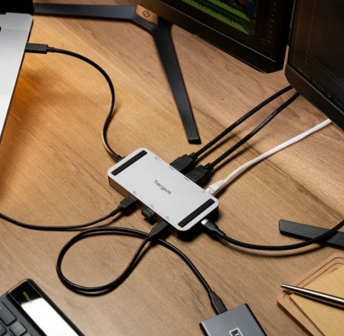 Dock Targus USB4 Dual 4K HDMI Mini Dock – 140 W PD EPR – 2× HDMI – Gigabit Ethernet – DOCK429GL