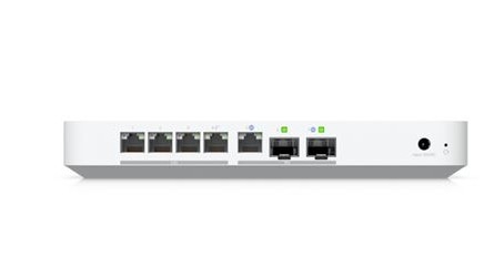 Router Ubiquiti Cloud Gateway Fiber 4 Portas 2.5Gbps / 1x 10Gbps / 1x 10Gbps SPF+ , UCG-FIBER