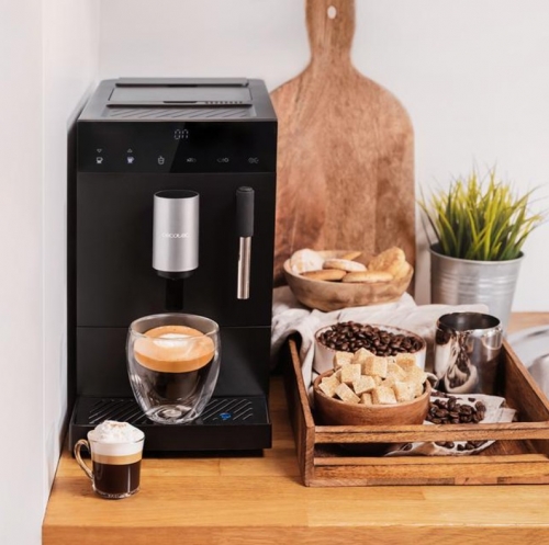 Máquina de Café Superautomática Cecotec Cremmaet Compact Steam - 19 Bar, Moinho Integrado, Thermoblock, Vaporizador e Ecrã Tátil