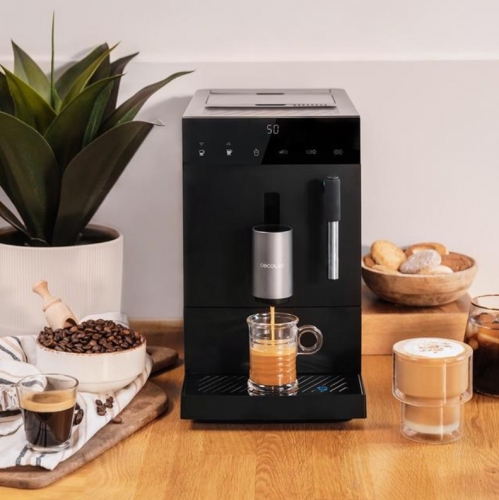 Máquina de Café Superautomática Cecotec Cremmaet Compact Steam - 19 Bar, Moinho Integrado, Thermoblock, Vaporizador e Ecrã Tátil