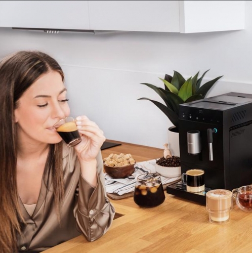 Máquina de Café Superautomática Cecotec Cremmaet Compact Steam - 19 Bar, Moinho Integrado, Thermoblock, Vaporizador e Ecrã Tátil