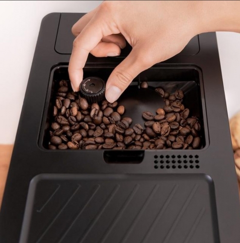 Máquina de Café Superautomática Cecotec Cremmaet Compact Steam - 19 Bar, Moinho Integrado, Thermoblock, Vaporizador e Ecrã Tátil