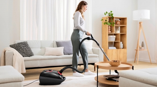 Aspirador Bosch Serie 8 ProPower 890W com Saco – Filtro HEPA – Preto – BGL8POW3A