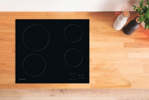 Placa Vitrocerâmica Indesit AAR160C 60 cm – 4 Zonas Touch Control Temporizador