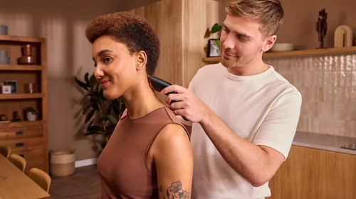 Aparador de Cabelo Philips Series 7000 HC7722/15 – Autonomia até 120 Minutos, 28 Comprimentos de Corte, 3 Pentes e Caixa de Arrumação