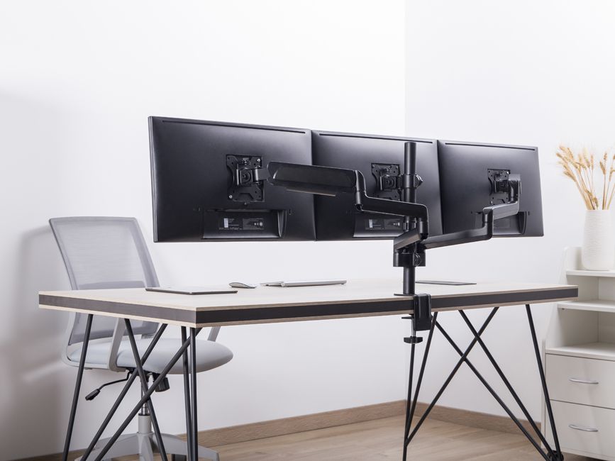 EQUIP SUPORTE 17"-27" TRIPLE MONITOR DESK MOUNT BRACKET