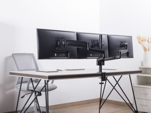 EQUIP SUPORTE 17"-27" TRIPLE MONITOR DESK MOUNT BRACKET